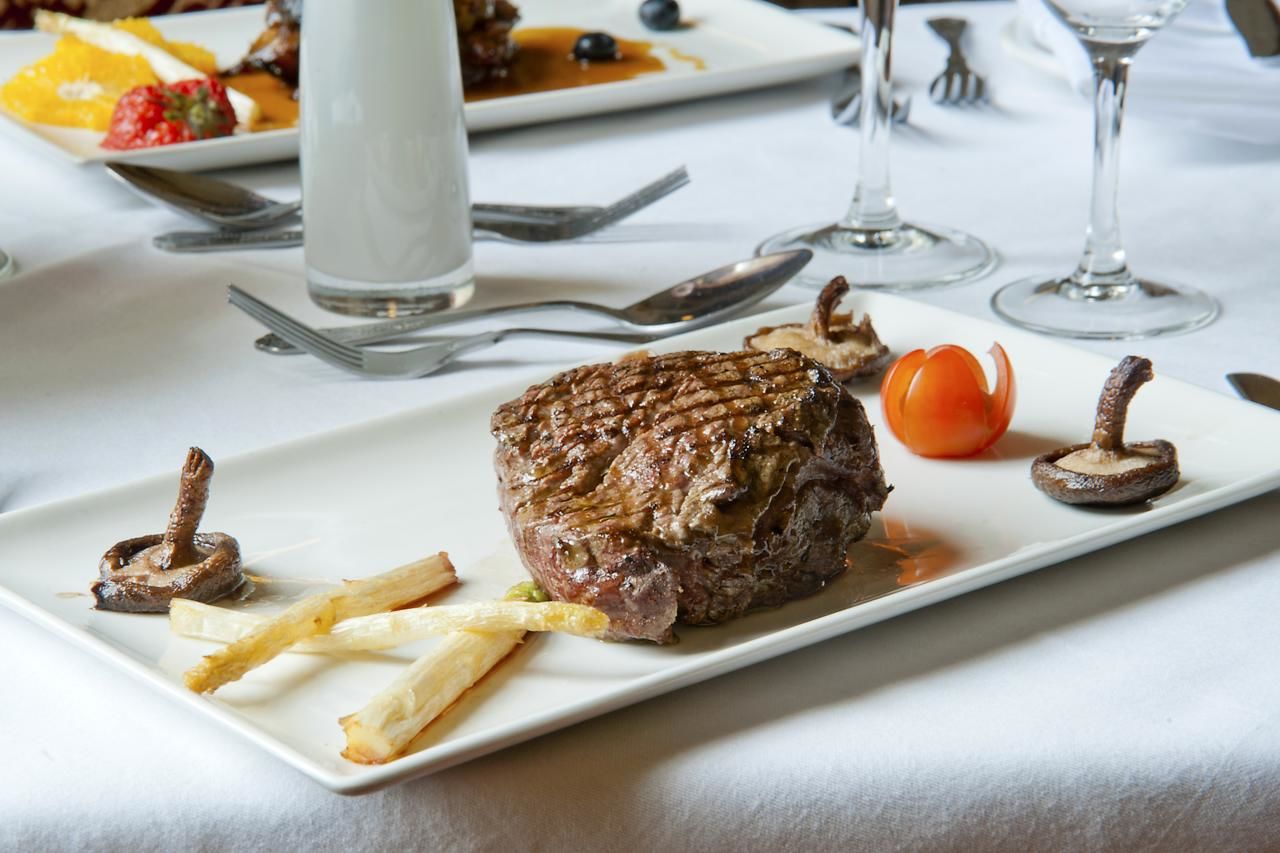 Отель Finnstown Castle Hotel Лукан-17
