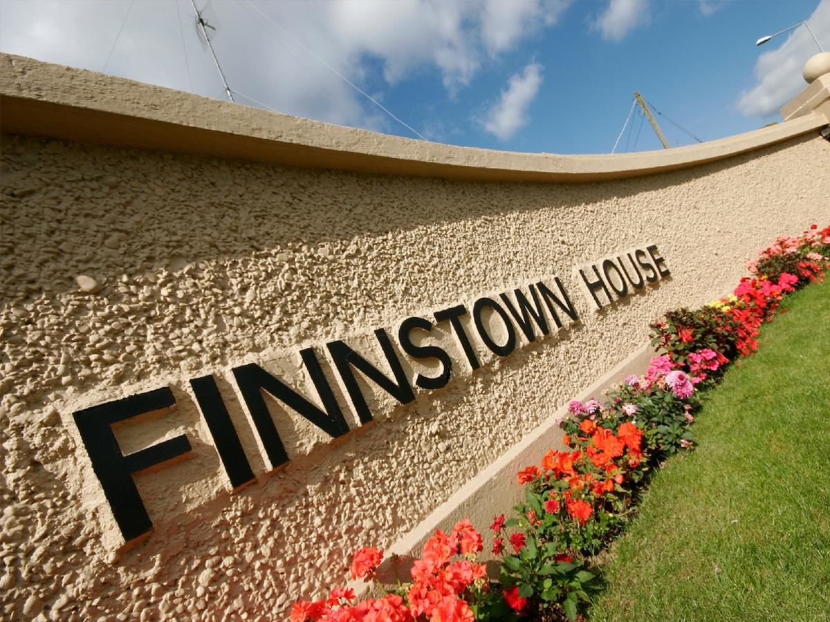 Отель Finnstown Castle Hotel Лукан-5