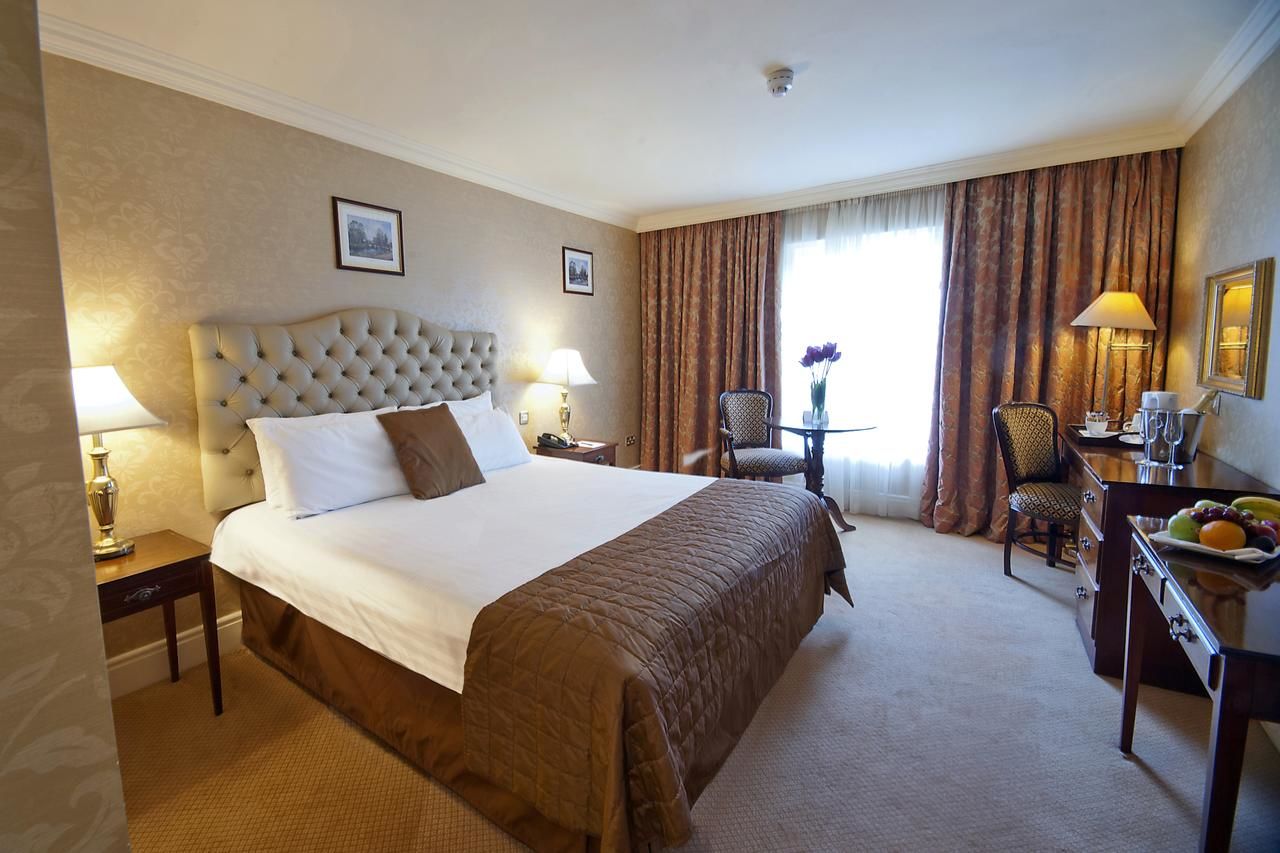 Отель Finnstown Castle Hotel Лукан-25