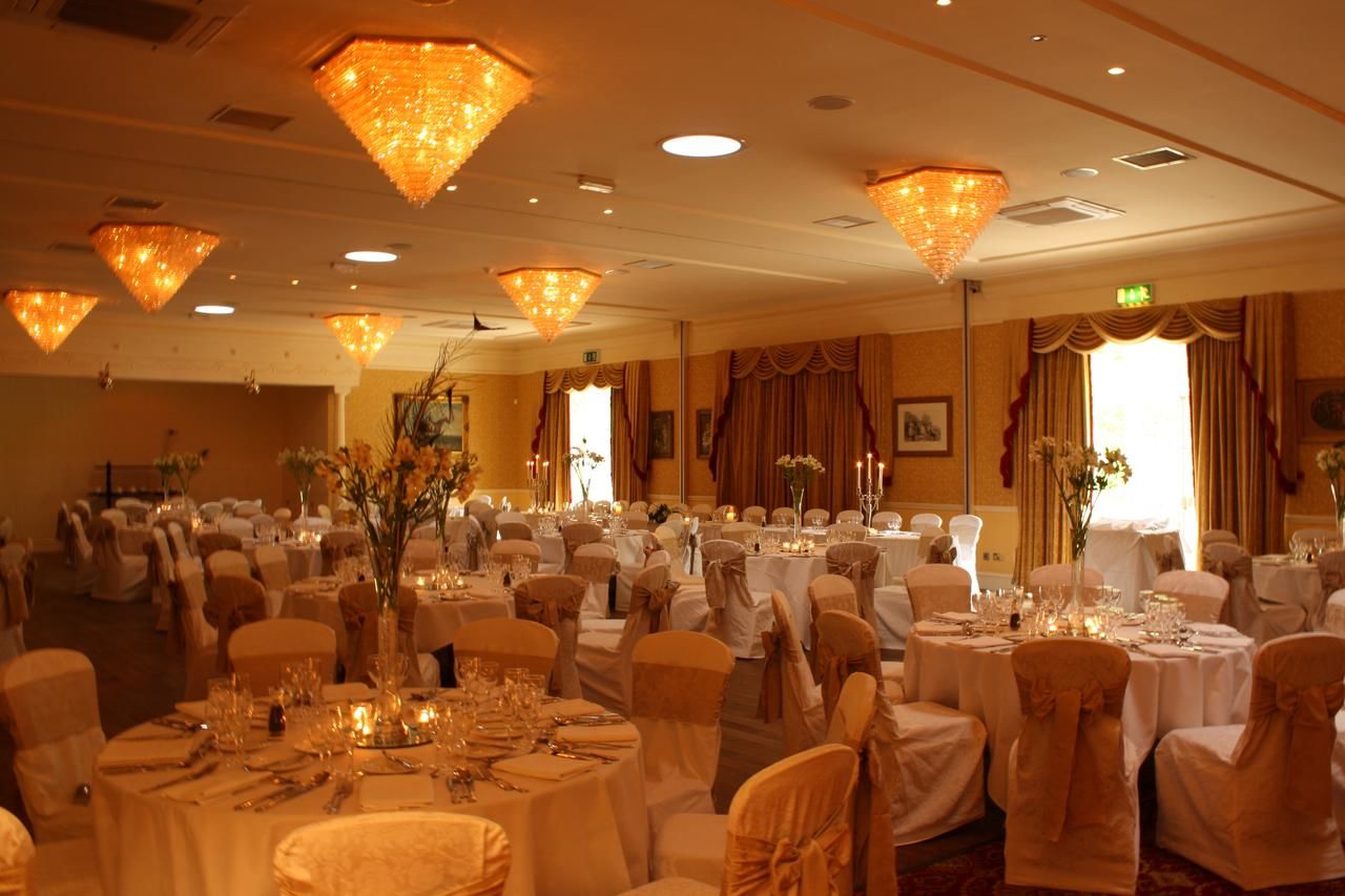 Отель Finnstown Castle Hotel Лукан-32