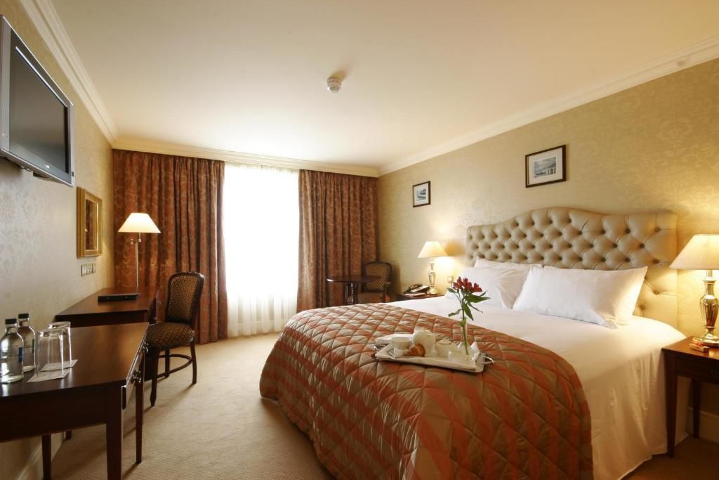 Отель Finnstown Castle Hotel Лукан-40